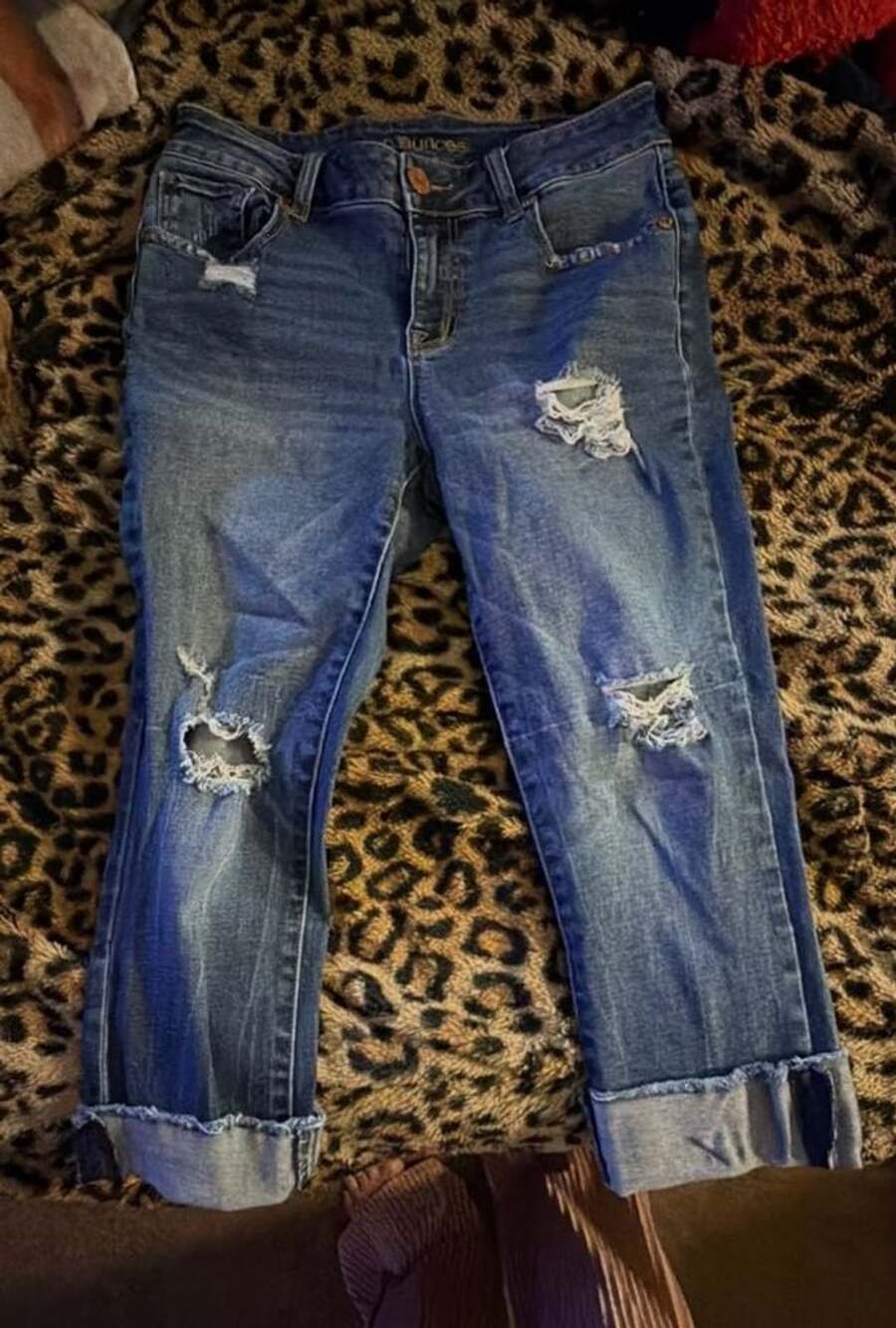 maurices Distressed Cuffed Jeans Size 6 Blue Denim Boyfriend Cropped